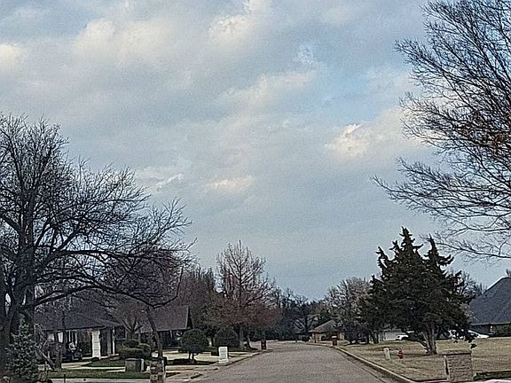 4th image of 5901 Oak Tree Rd