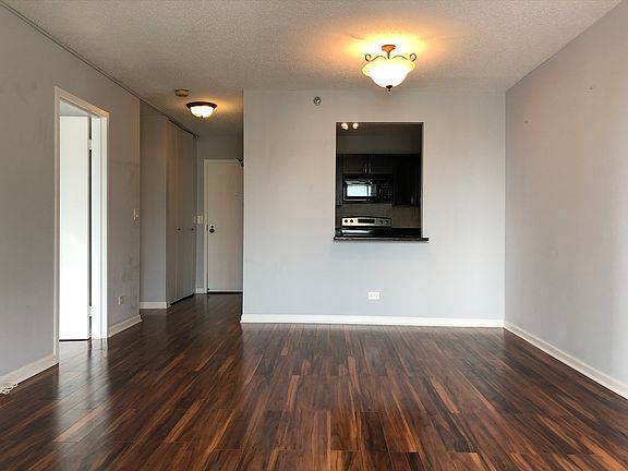 2nd image of 1212 N Lasalle St #1403