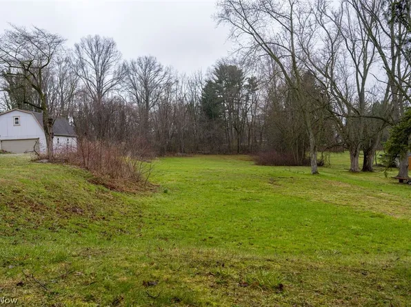 1713 Woods Rd, Akron, OH 44306