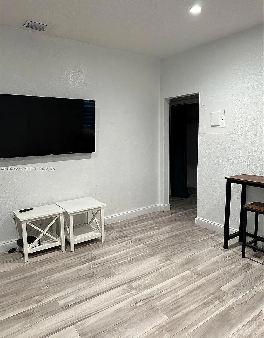 Oasis On The Beach Condo — Photo 3