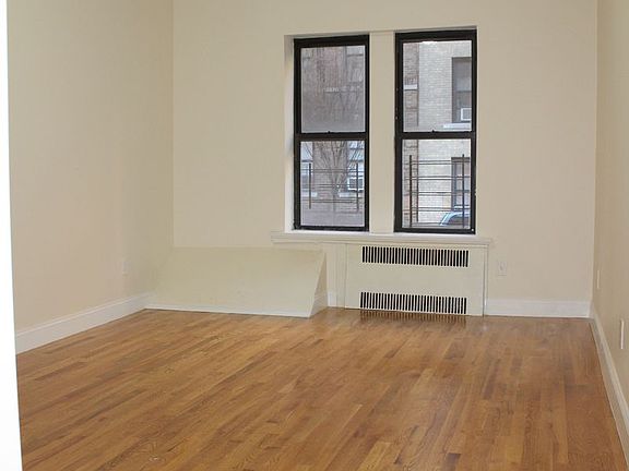 3rd image of 25 Cooper St APT 1C