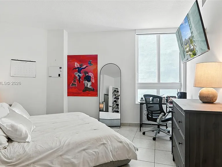 1900 N Bayshore Dr #2810 — Photo 11