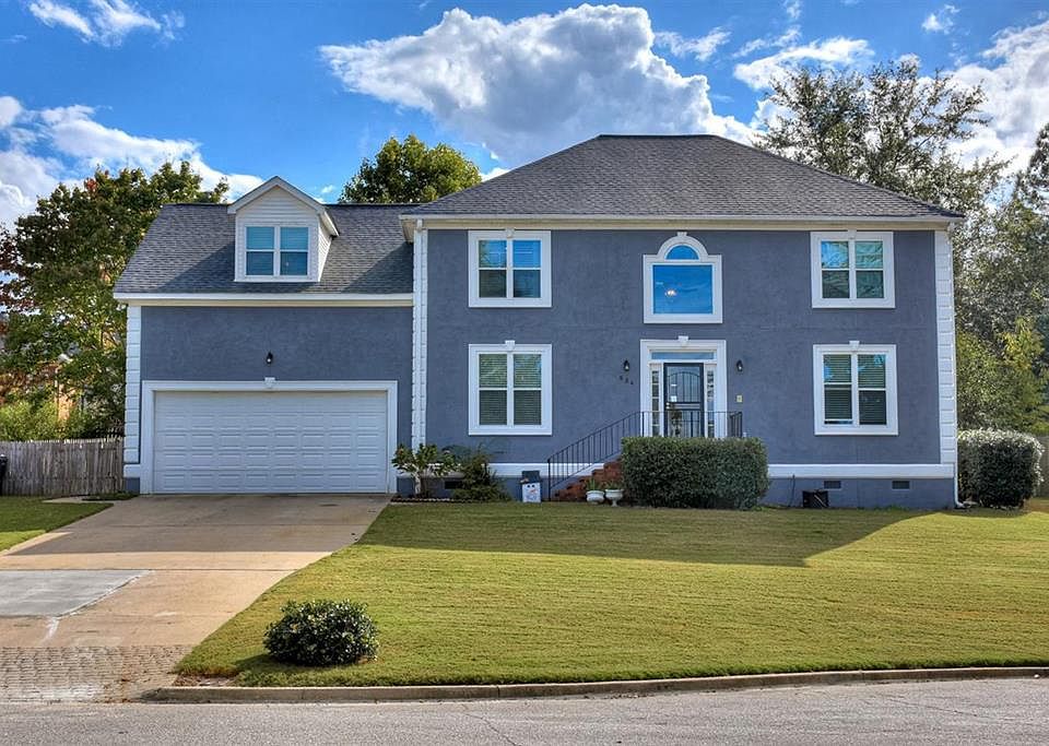 1st image of 834 Woodberry Dr