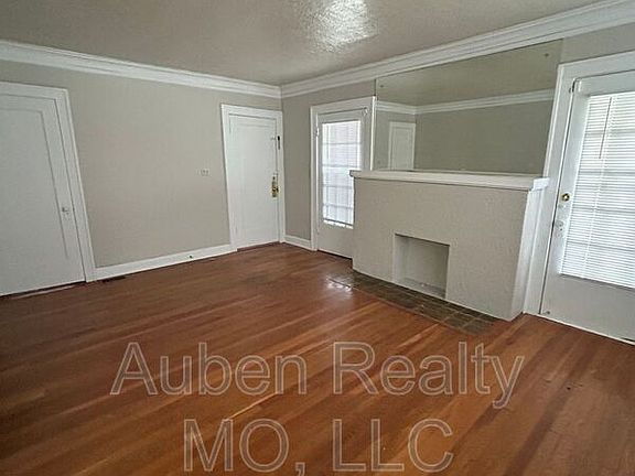 3rd image of 5305 Charlotte St #1