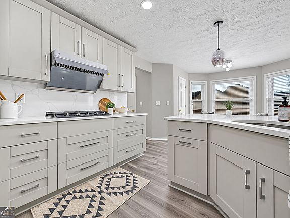 5th image of 3069 Savannah Walk Ln