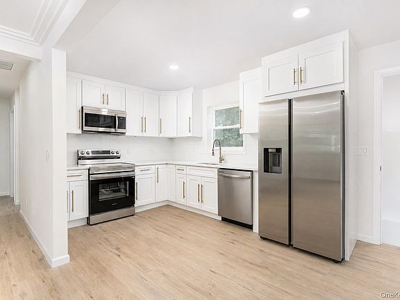 3rd image of 743 Hoffman Avenue