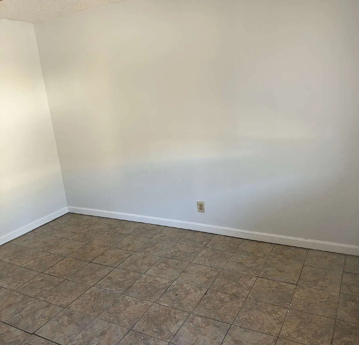 2 bed, 1.0 bath, $780 — Photo 3