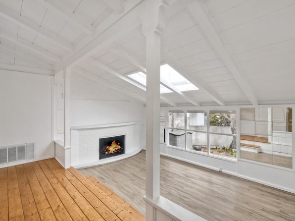 273 Hillcrest Dr