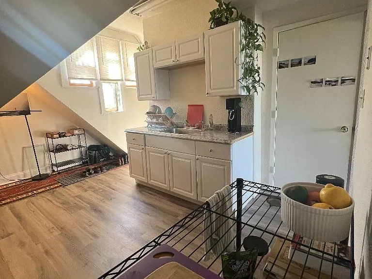 2111 Gordon Ave — Photo 2