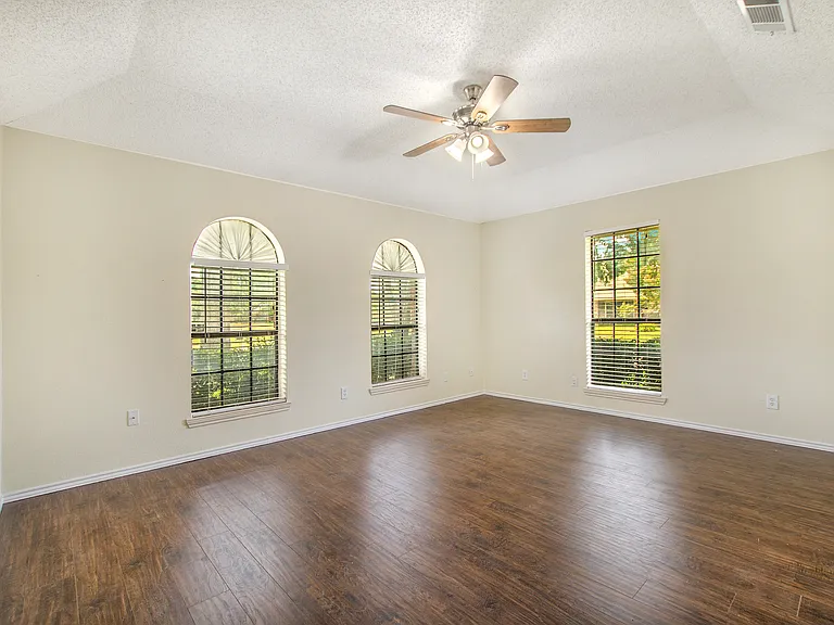 4115 San Mateo Dr — Photo 12