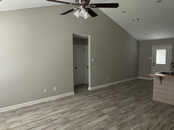5th image of 49 Birchwood Dr