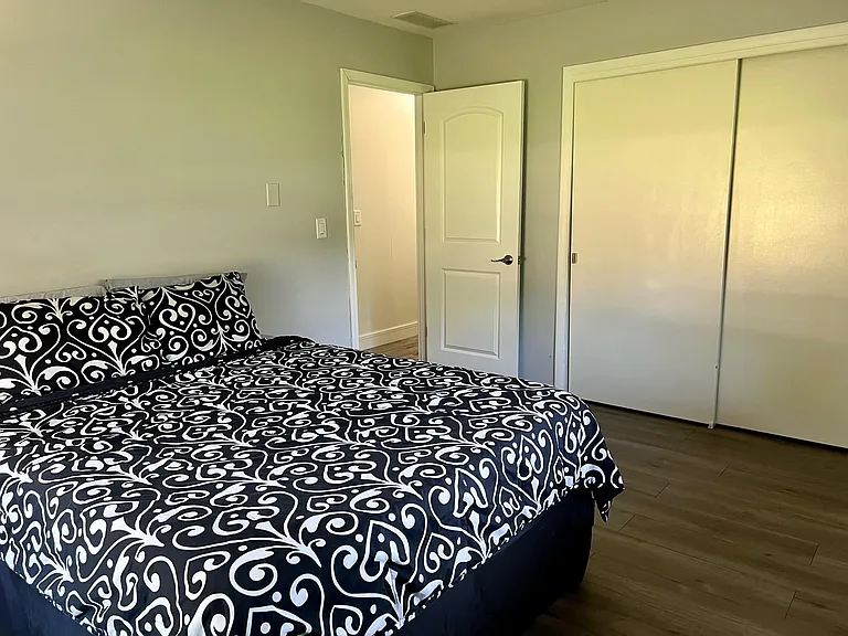 BEDROOM2