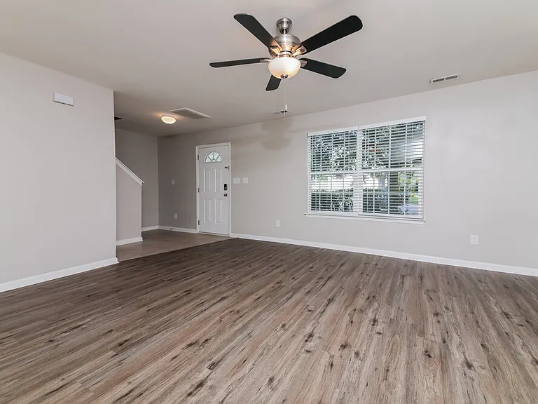 248 N Weststone Blvd — Photo 5