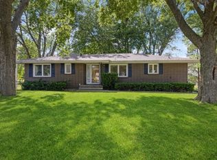 1216 33rd St, West Des Moines, IA 50266