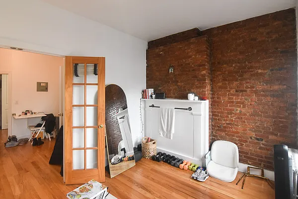 Rented by The Agency | media 2