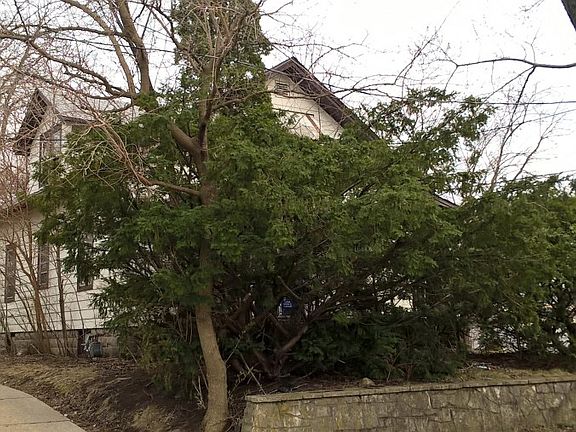 3rd image of 1412 22nd St