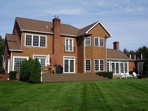 2nd image of 7 Mill Farm Ln