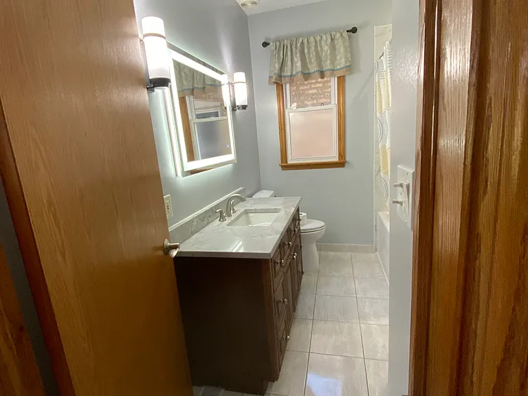 3522 N Nagle Ave #1 — Photo 8