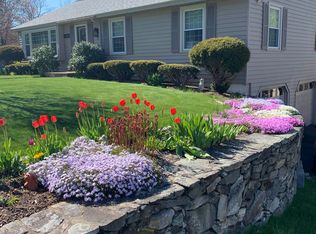 6 Hillside Rd, North Hampton, NH 03862