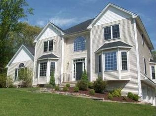 3 Jordan Hill Rd, Sandy Hook, CT 06482