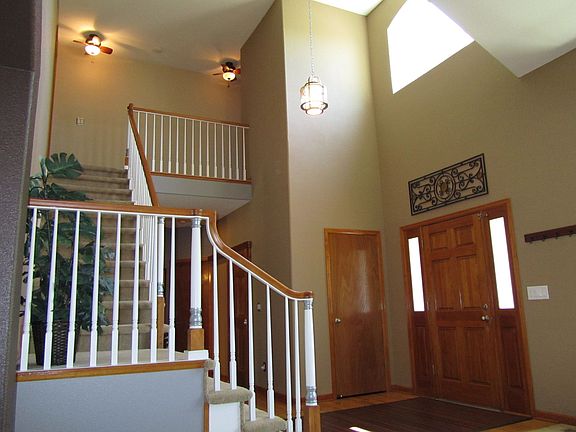 Entry/Foyer