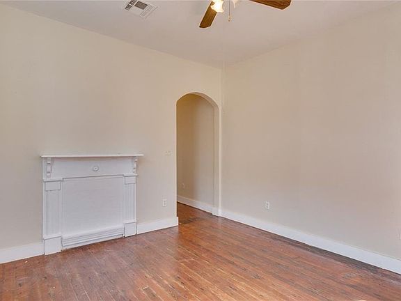 5th image of 3106 Toulouse St