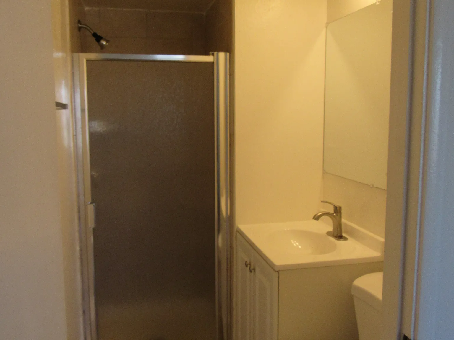 3 bed, 1100 sqft, $4,900 — Photo 4