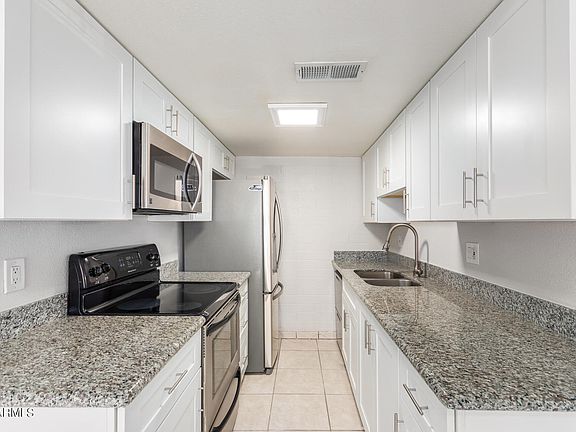 3rd image of 1112 N 85TH Place