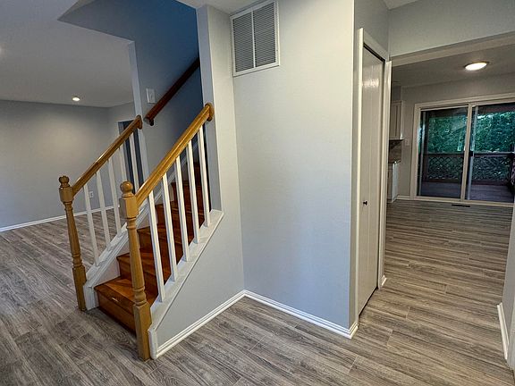 5th image of 10053 Downeys Wood Ct