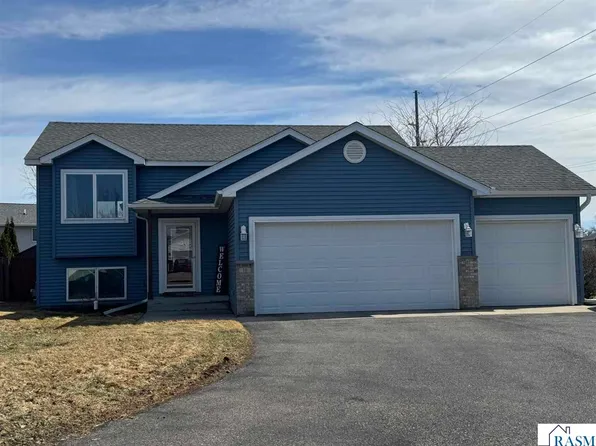 10 Juneau Ct, North Mankato, MN 56003