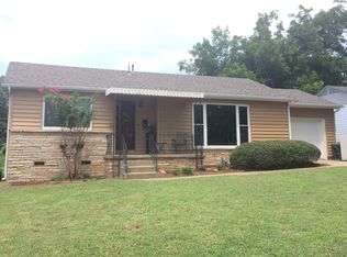 1110 N Maple Ave E, Sand Springs, OK 74063