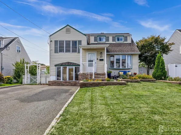 17 Carter Pl, Parlin, NJ 08859