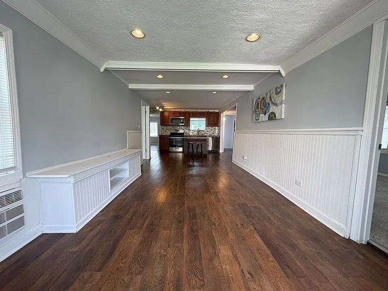 Front living room/kitchen