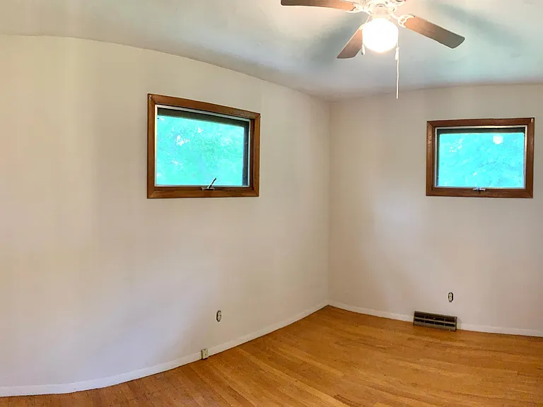 648 Bedford Rd — Photo 13