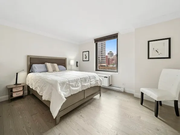 1641 Third Avenue image 6 of 8