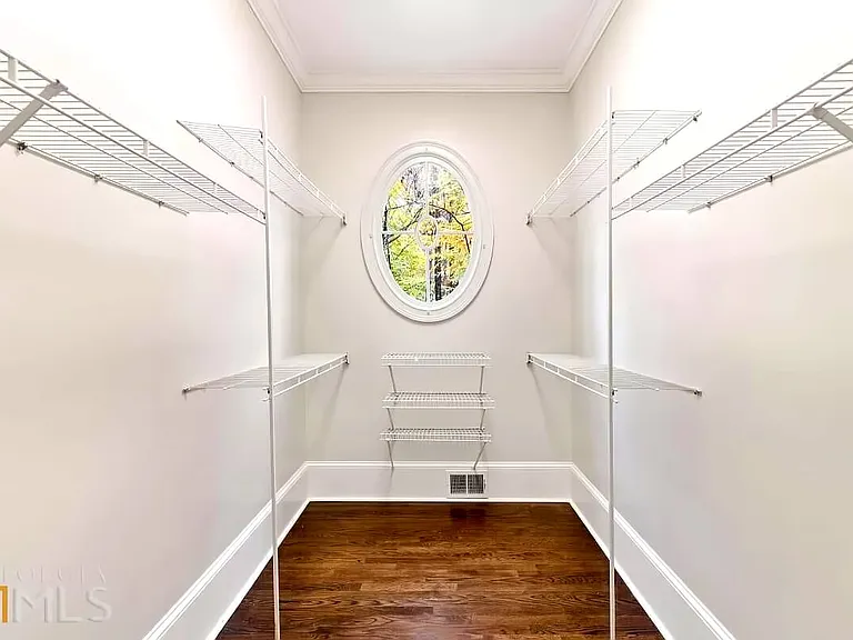 1296 W Wesley Rd NW — Photo 42