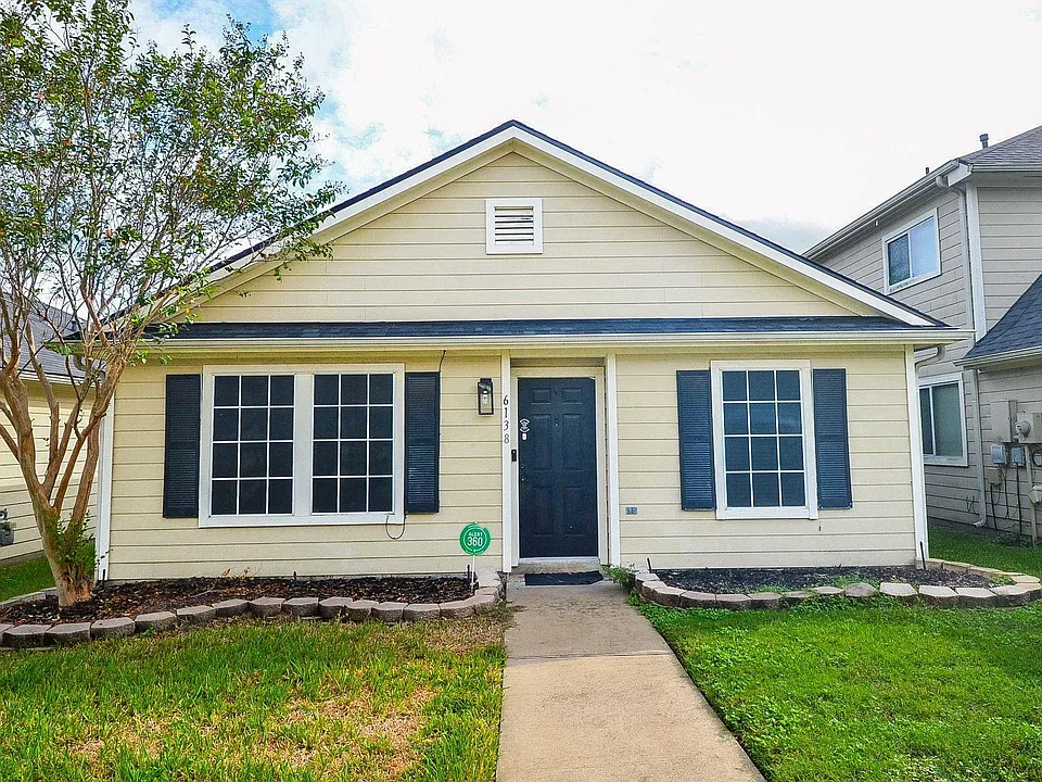 6138 Settlers Lake Cir E