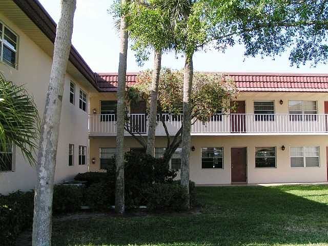 1st image of 34 Vista Gardens Trl