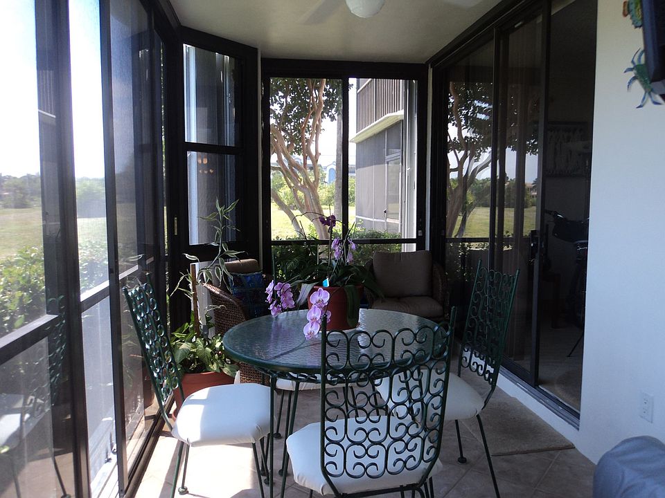 1st image of 214 Bay Colony Dr N