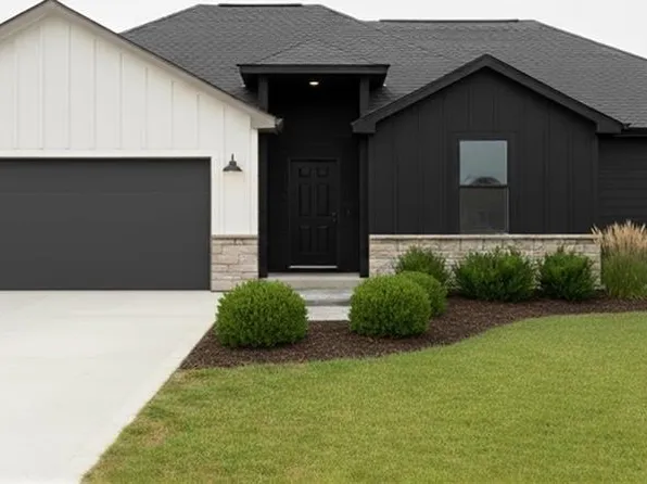 612 SE 21st St, Oak Grove, MO 64075