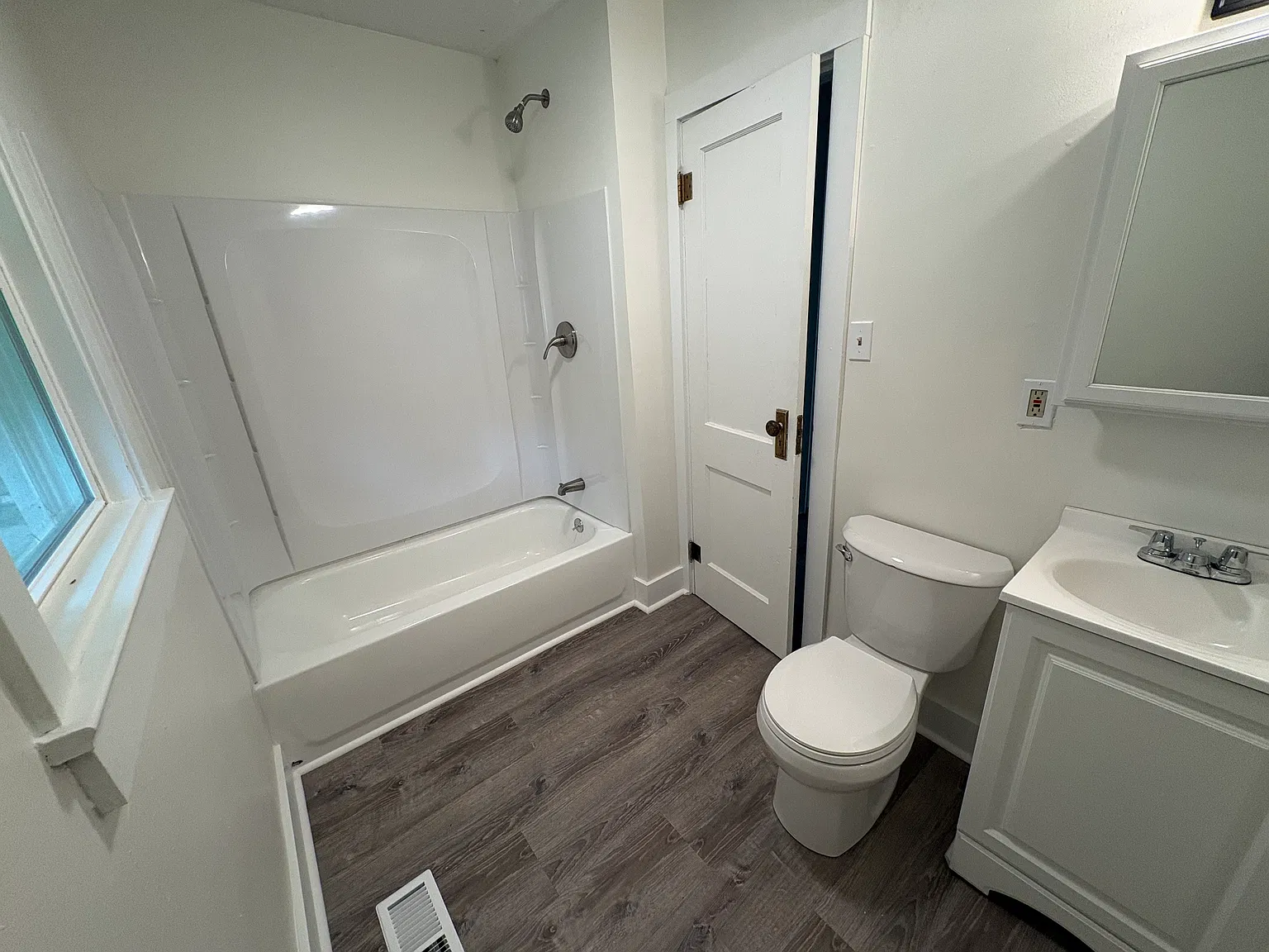 915 Kickapoo St — Photo 4