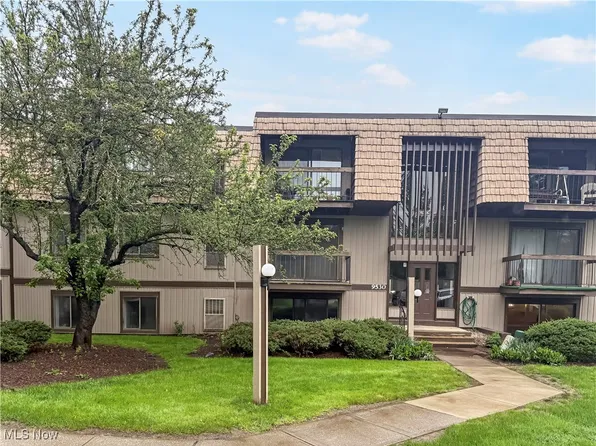 9530 Cove Dr Unit C26, North Royalton, OH 44133