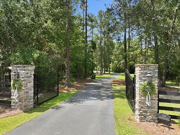 3rd image of 318 Tanglewood Dr