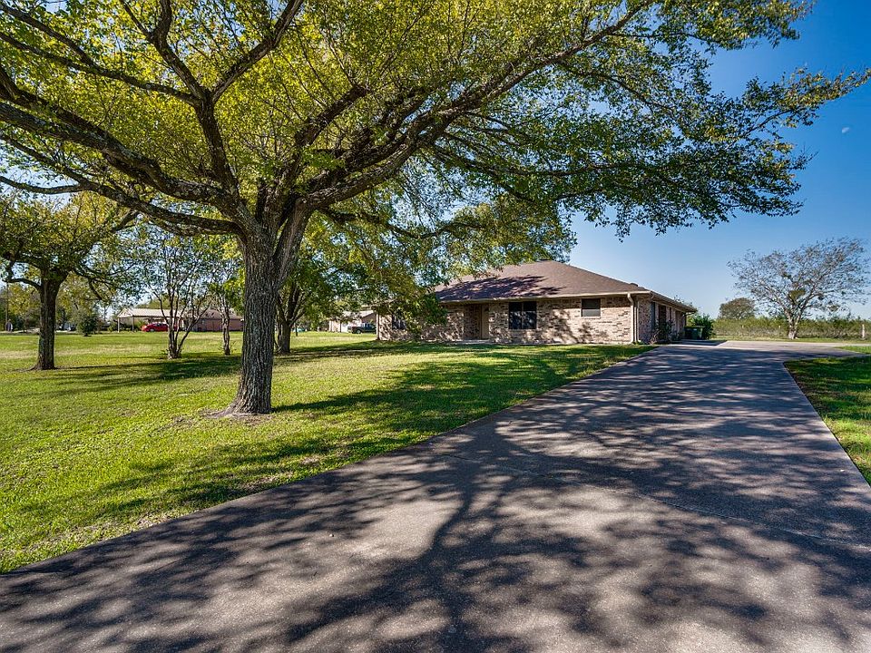 1st image of 909 McClintic Dr