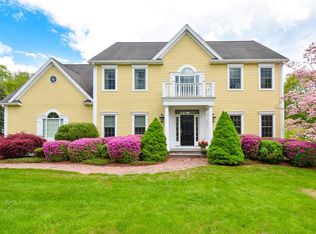 9 Fiddle Neck Ln, Southborough, MA 01772