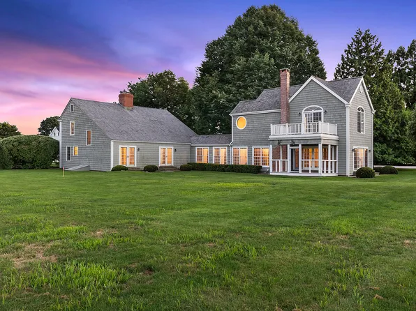 454 Hedges Ln, Sagaponack, NY 11963