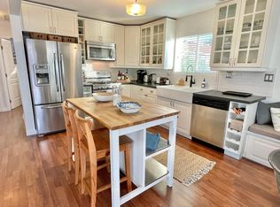 2720 Carnegie Ln, Redondo Beach, CA 90278