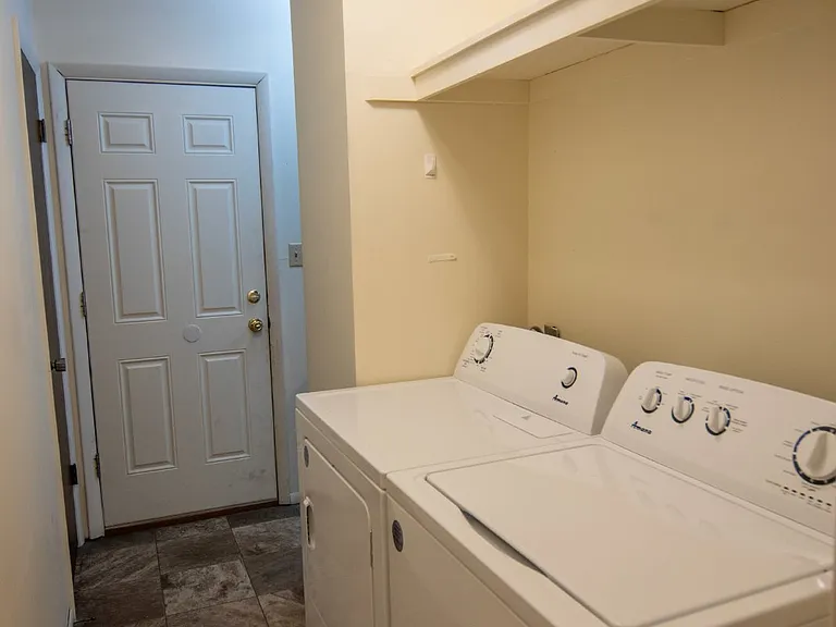 701 Beech St #B — Photo 13