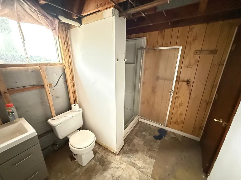 211 Bourn Ave — Photo 18