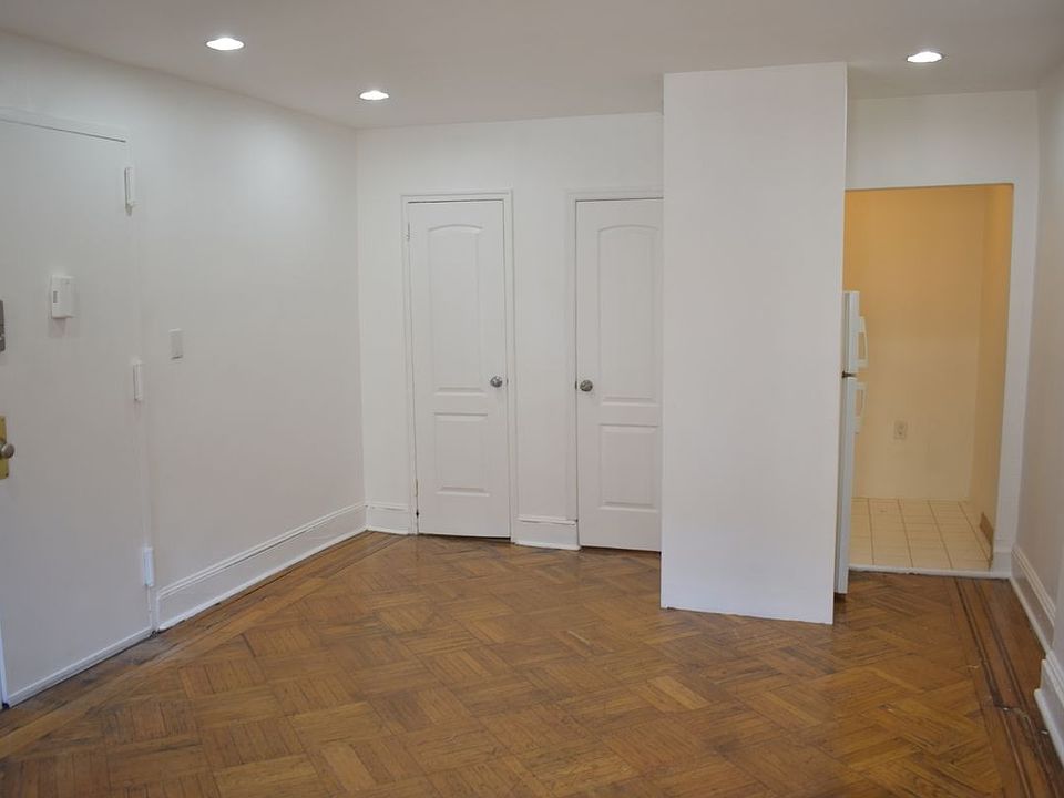 2nd image of 397 Clermont Ave #1